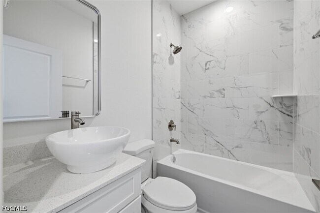 Photo - 10047 Amicola St