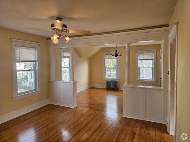 Building Photo - 362 Pearce St Unit 3 Rental