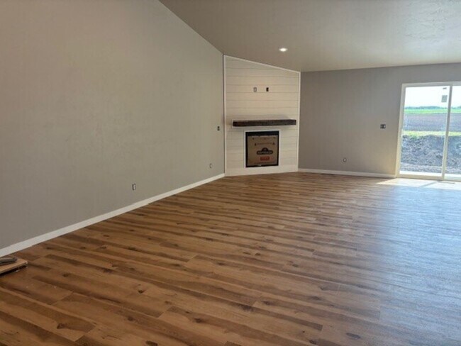 Photo - N4064/N4068 McHugh Road - N4064