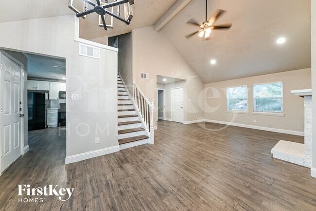 Photo - 2023 Godiva St