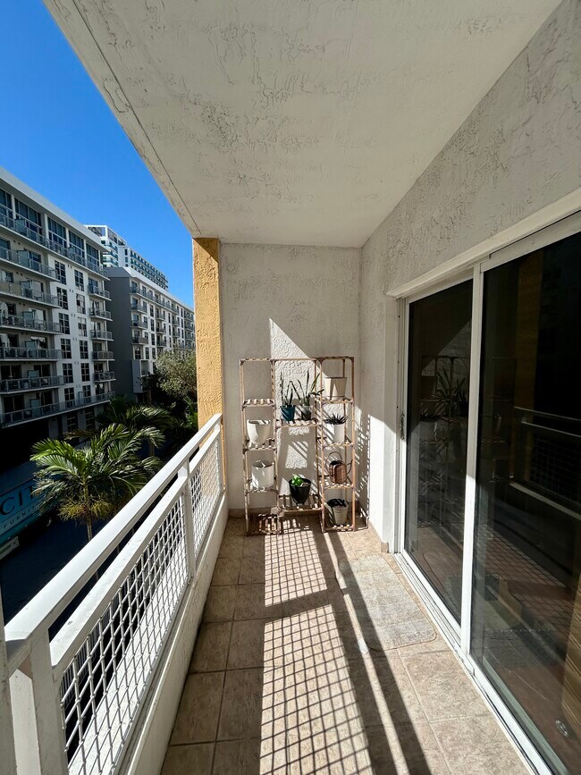 Photo - 471 NE 25th St Unit 403