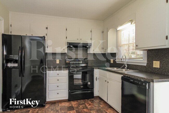 Photo - 318 Elm Dr