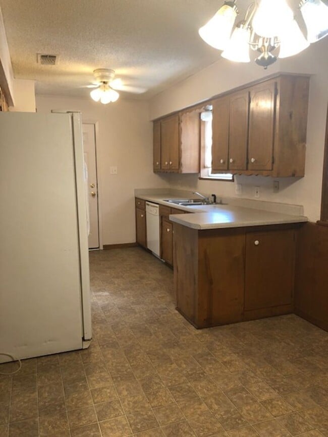 1208 Alpine Dr