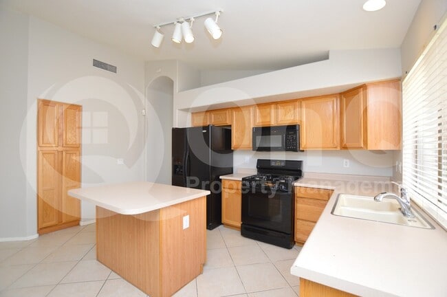 Photo - 513 E Cathy Dr