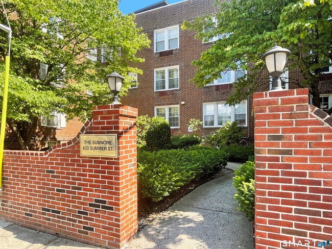 Building Photo - 833 Summer St Unit E