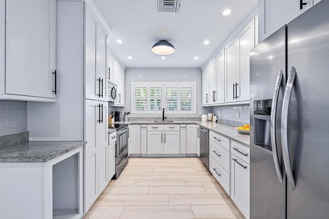 Photo - 215 Cortez Rd