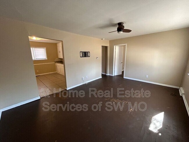 Photo - 1742 N Oak Grove Ave