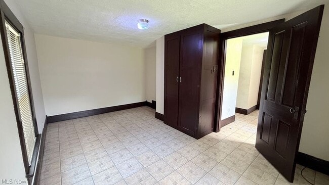Photo - 85 Shaefer St