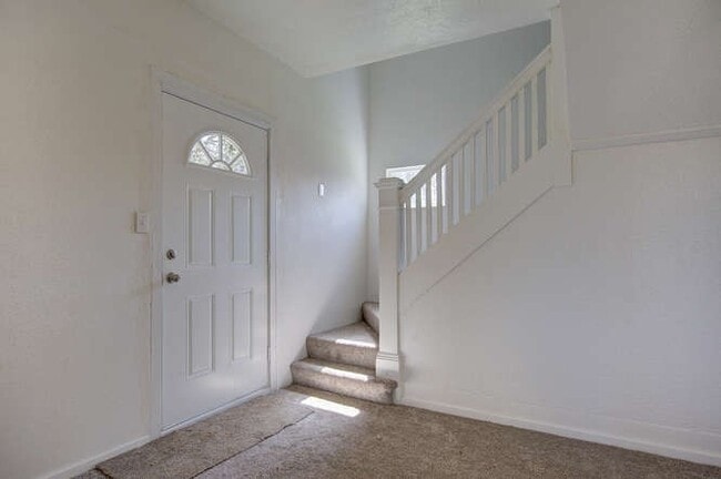 Photo - 1339 NE Logan St