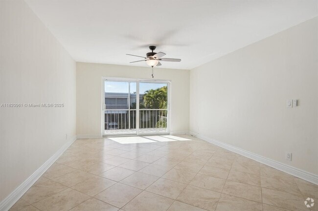 Building Photo - 6505 Bay Club Dr Unit 3 Rental