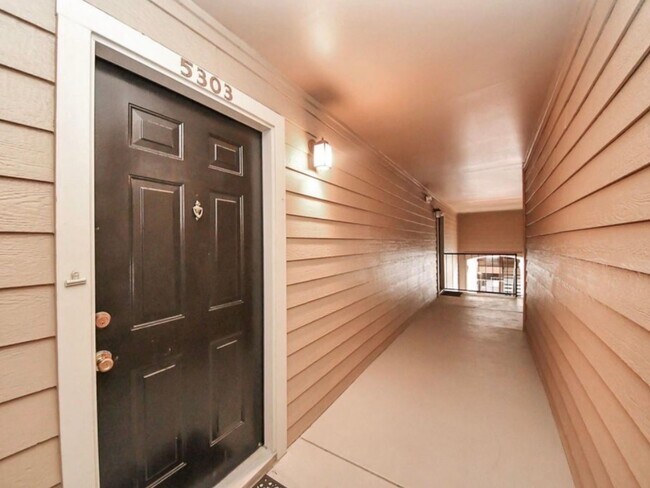 Photo - 3231 Allen Pkwy Unit 5303