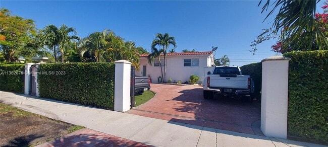 Photo - 8105 SW 17th Ter