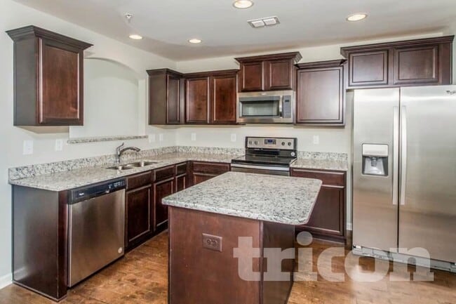 Photo - 1093 Neeleys Bend E