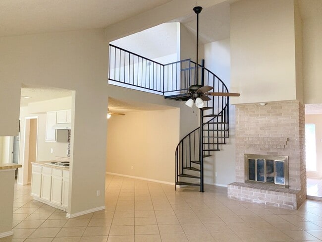 Photo - 17138 Cutter Way