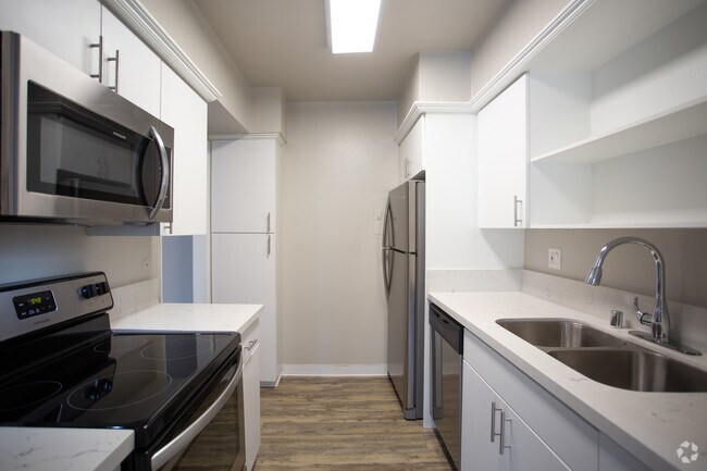 1BR, 1BA-800 SF - 975 San Pasqual Apartments