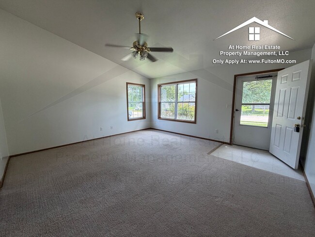 Building Photo - 2705–2707 Porter Place Unit 2707 Porter Place