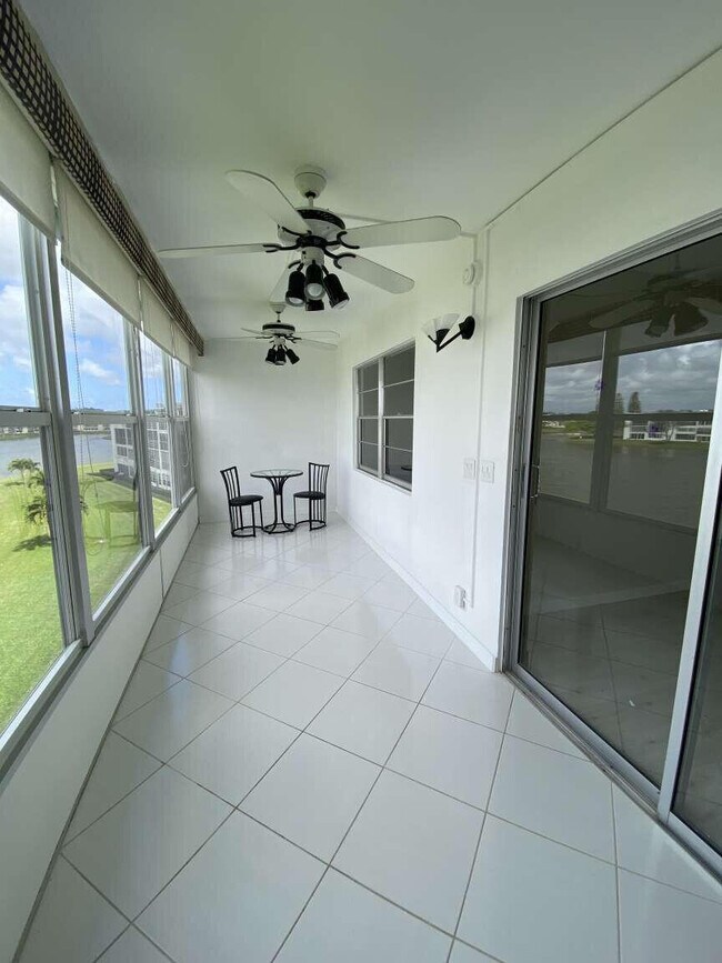 Photo - 4048 Exeter C Unidad 4048