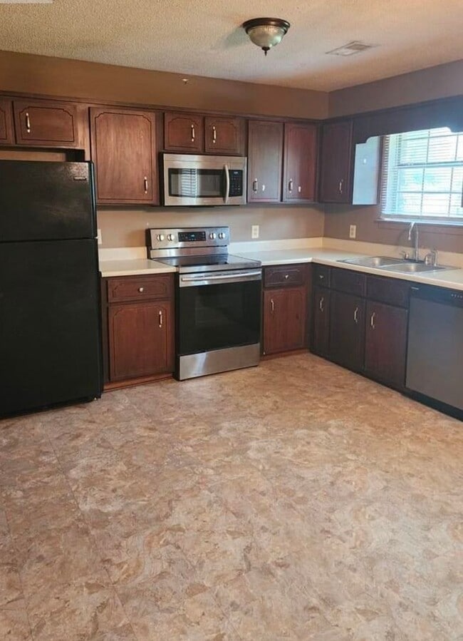 1302 Loblolly Dr
