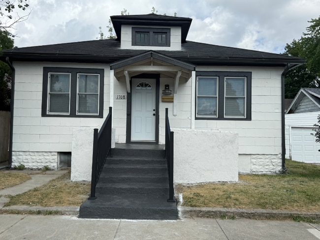 Building Photo - 1708 Short St Rental