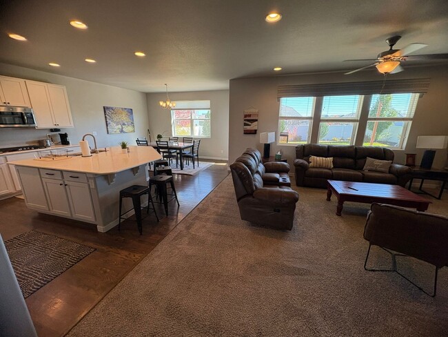 Photo - 2302 Tabor St