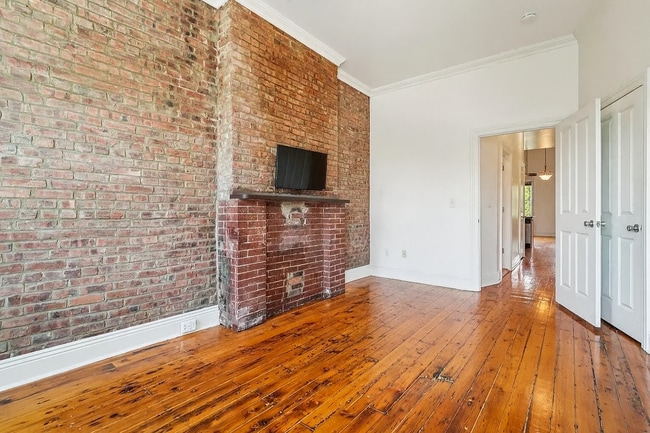 Photo - 246 E 58th St Unidad 2R