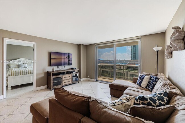 Photo - 6039 Collins Ave Unit 936