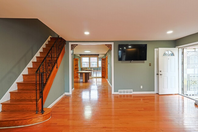 Photo - 2421 Vista St