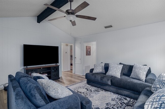 Photo - 130 Elmview Ln