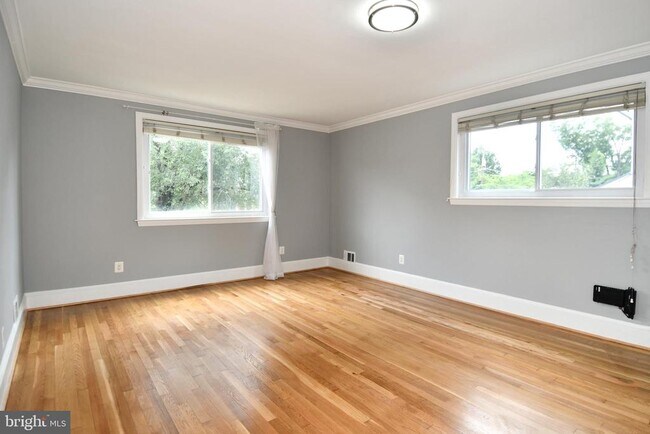 4710 Queensbury Rd