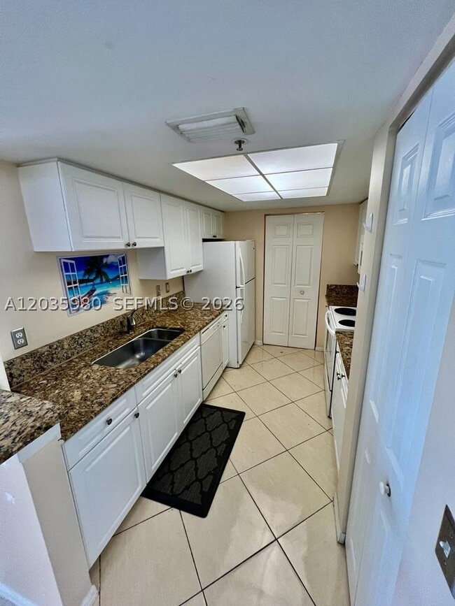 400 Crestwood Ct N Unit 407