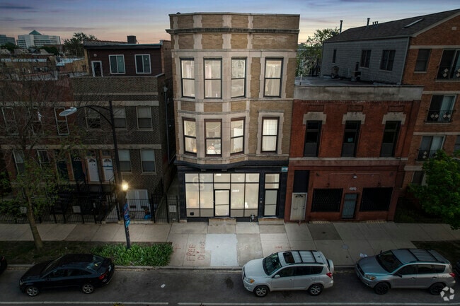 Building Photo - 2445 W Harrison St Unit 1 Rental