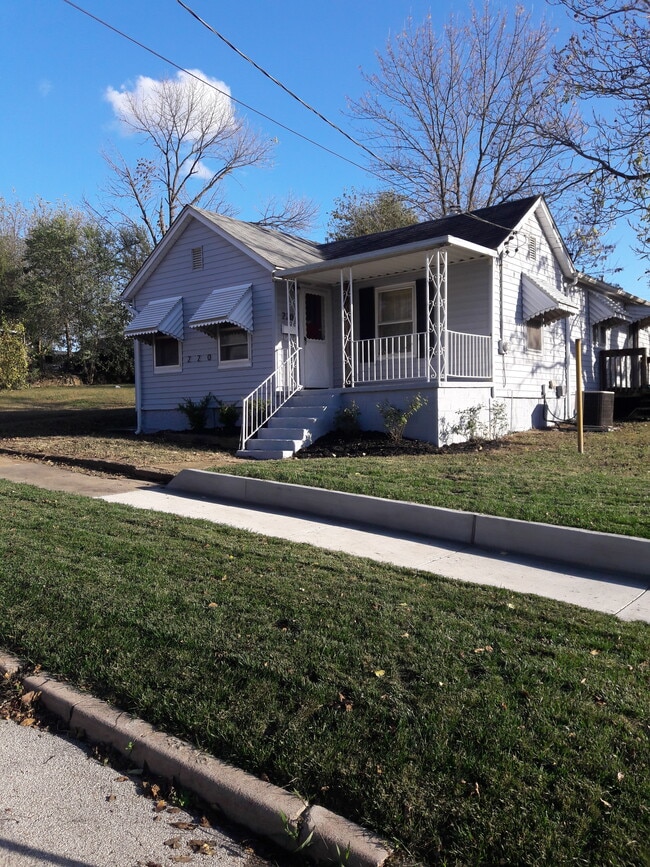 Photo - 220 Broadway Ave Casa