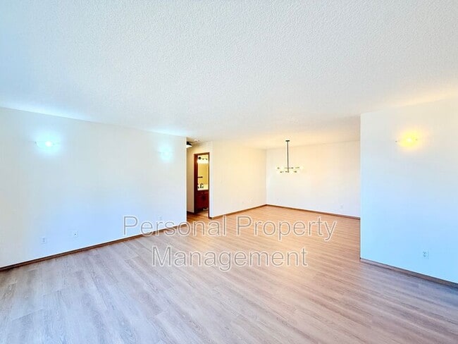 Photo - 5011 NE 129th Ave