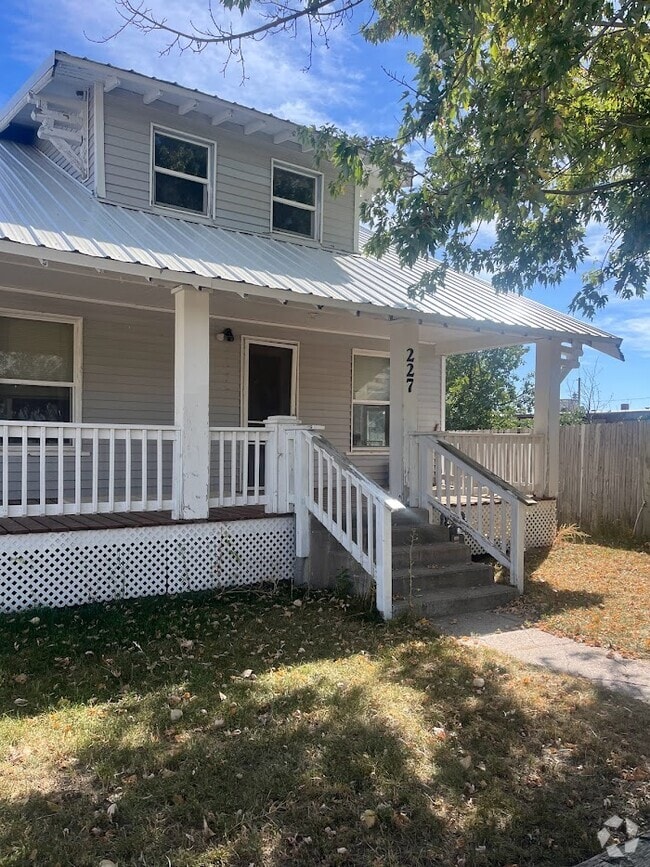 Building Photo - 227 S Main St Rental
