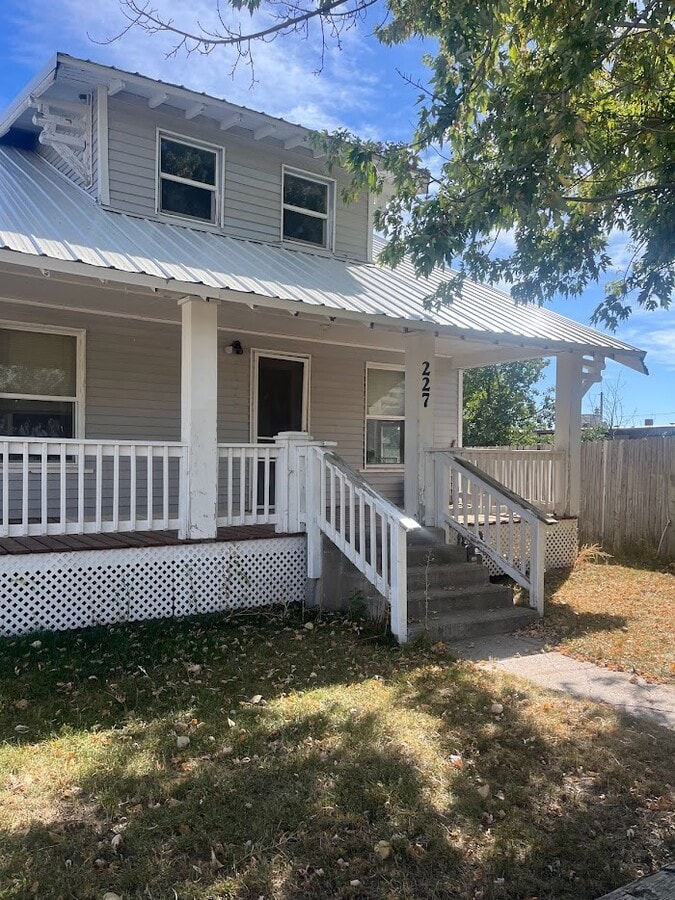 Photo - 227 S Main St House