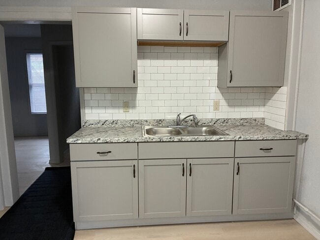 Photo - 613 Kirkland St Unit 3