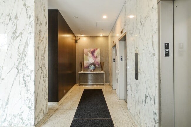 Photo - 1360 N Sandburg Terrace Unit 1509