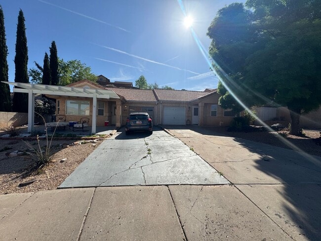 Photo - Fully Furnished Desert Dream Townhome! SHORT TERM LEASE OPTION