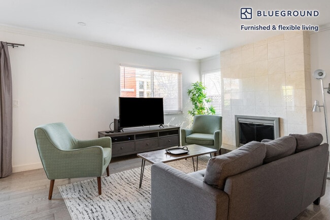 Photo - 328 Bryant St