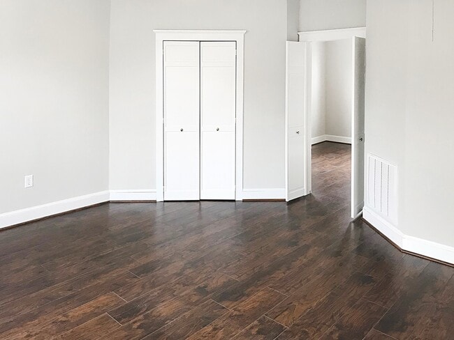 Photo - 404 W 27th St Unit B