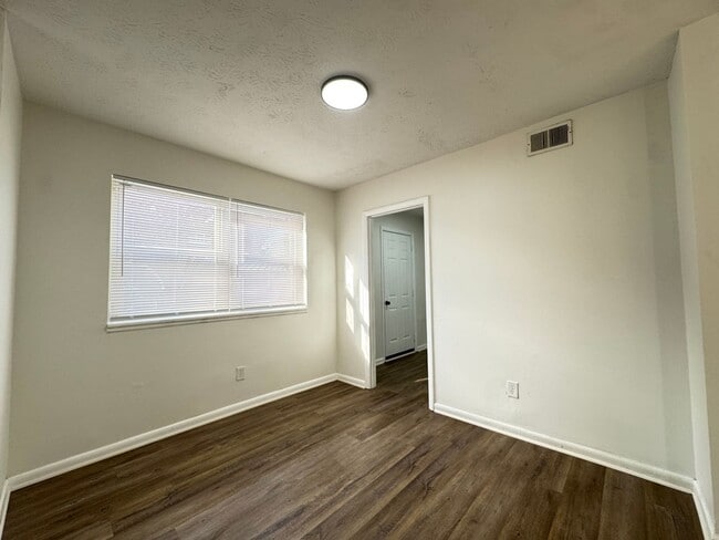 Photo - 2079 Laverne Ct