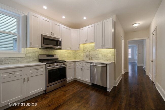 Photo - 2305 N Ridgeway Ave Unit 1