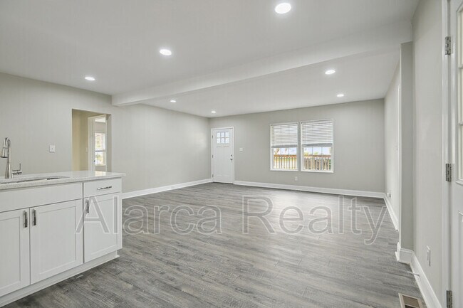 Photo - 1219 Skyview Rd