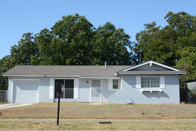 Photo - 307 Tidewind St