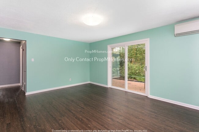 Photo - Lovely Two Bedroom Duplex In North Portland W/ Beautiful Backyard! Unit 8327 N Hudson Street
