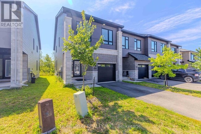 Photo - 206 Bristol Cres