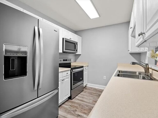 Photo - 576 Wingspan Way