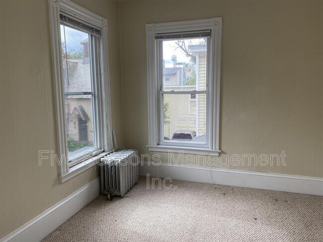 Photo - 21 Lafayette Pl