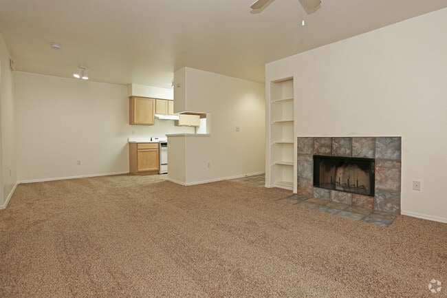 1BR, 1BA - 740 SF