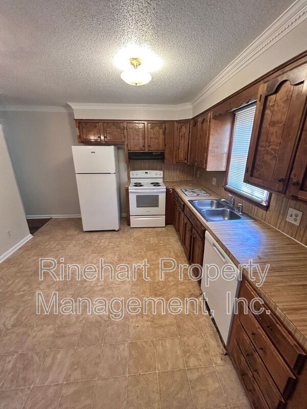 Photo - 480 Willowspring Ln